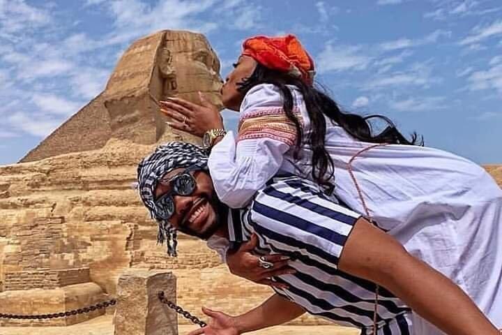 Privat tur ved Giza-pyramiderne af kamel