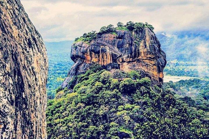 Excursion privée d'une journée à Sigiriya avec un chauffeur amical