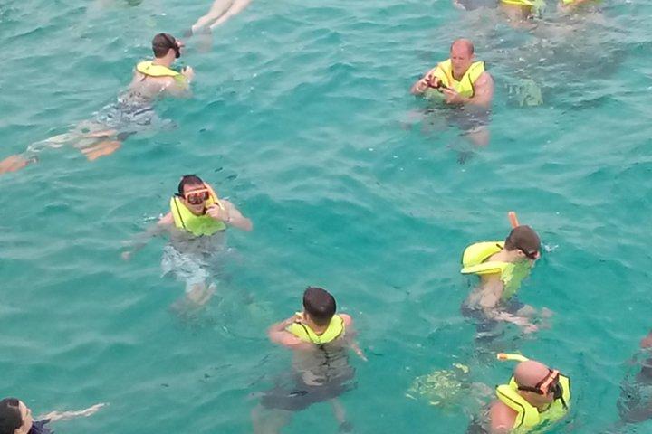 Excursão dupla privada de mergulho com snorkel no recife com upgrade opcional de parasail