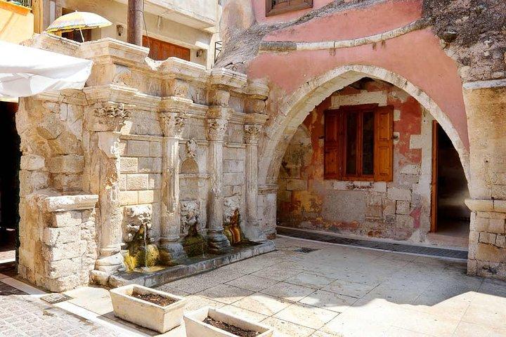 De Heraklion: viagem de ônibus de dia inteiro para a cidade de Chania, lago Kournas e cidade de Rethymno