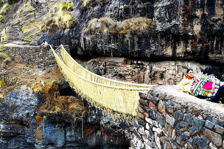 Explore the Inca Bridge with us!