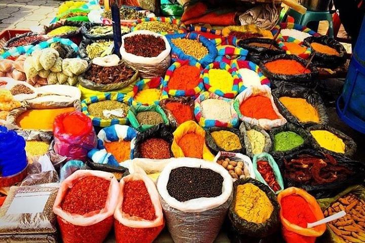 Kulturella äventyr i Otavalo: Cuicocha marknad och lagun