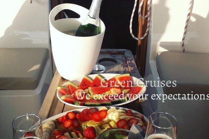 Private Magic Sunset Sail Trip to DIA em Heraklion, Creta (4,5H)