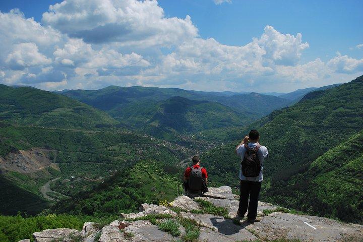 Iskar Gorge Trek, Skaklia Waterfall y Cherepish Monastery Tour de Sofía