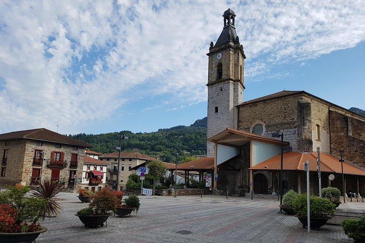 Bizkaia, Duranguesado Route. Splendidi villaggi e paesaggi montani.