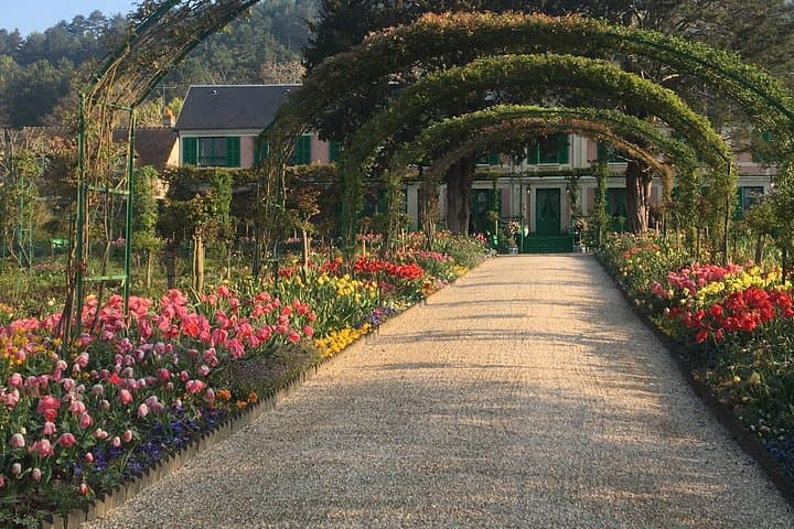 Giverny Private Trip with Monet's House, Gardens & Impressionism Museum