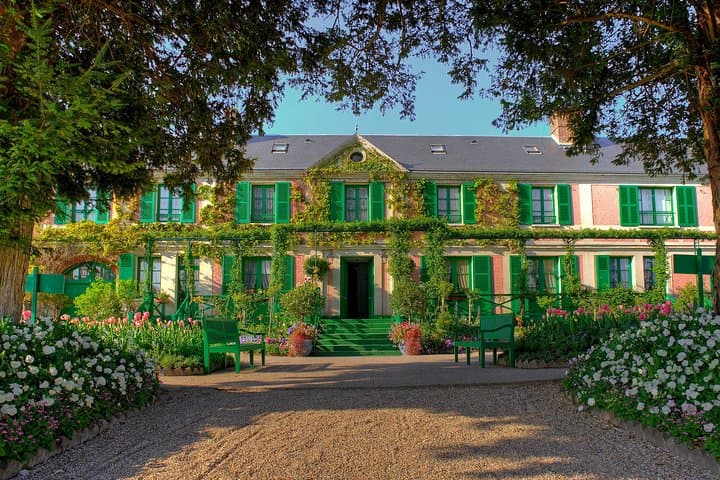 Giverny Private Trip with Monet's House, Gardens & Impressionism Museum