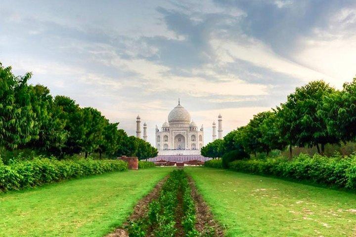 Tour privato: One Day Trip Per Agra da Delhi in auto Visita Taj Mahal e Agra Fort