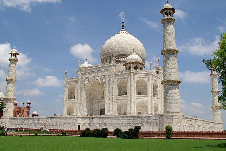 Tour privato: One Day Trip Per Agra da Delhi in auto Visita Taj Mahal e Agra Fort