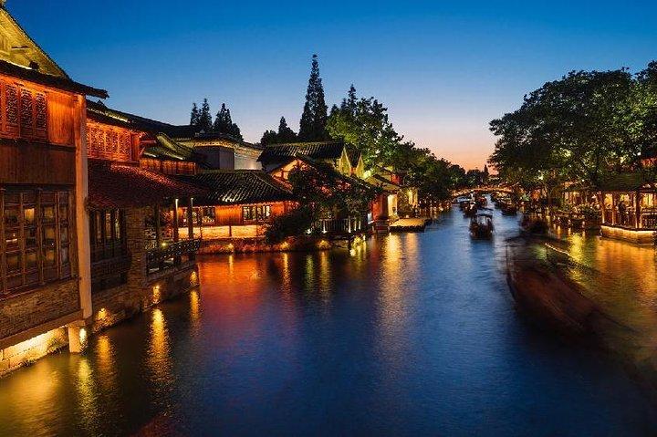 Wuzhen Ancient Water Town Privénachttour vanuit Hangzhou