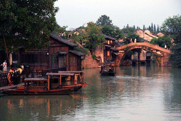 Wuzhen Ancient Water Town Privénachttour vanuit Hangzhou