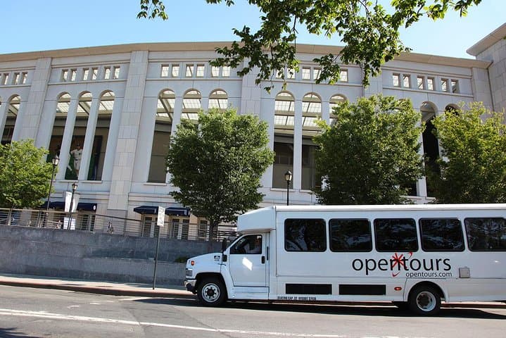 Brooklyn, Bronx and Queens Coach Tour from Manhattan
