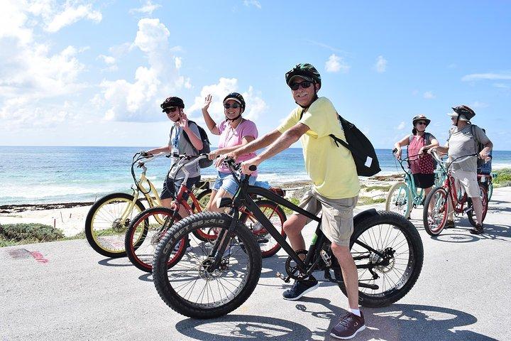 Excursão de bicicleta elétrica de meio dia no East Side de Cozumel com almoço