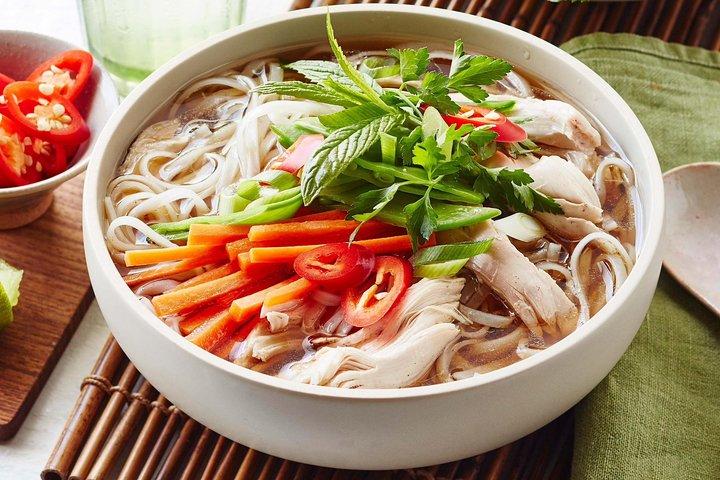 Hue Street Food Tour af Cyclo