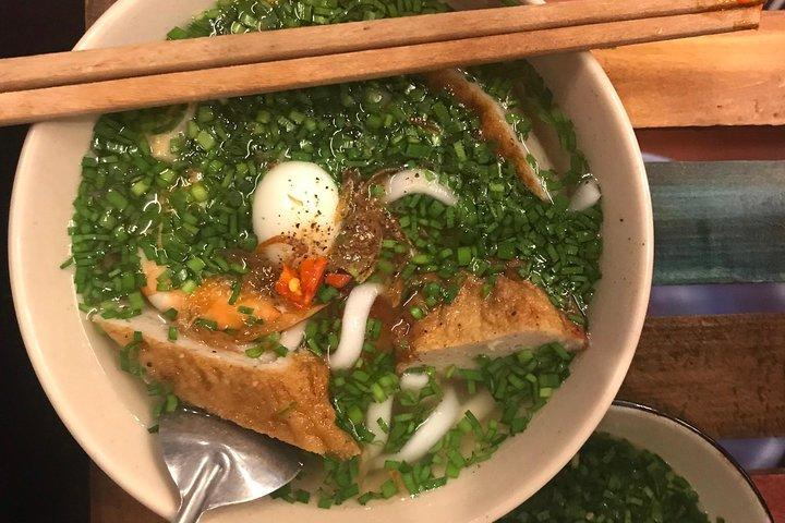 Tour di degustazione del cibo di strada locale di Saigon