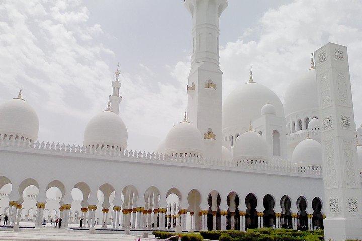Tour privado de Abu Dhabi desde hoteles de Dubai (debe realizar un examen médico para COVID19)