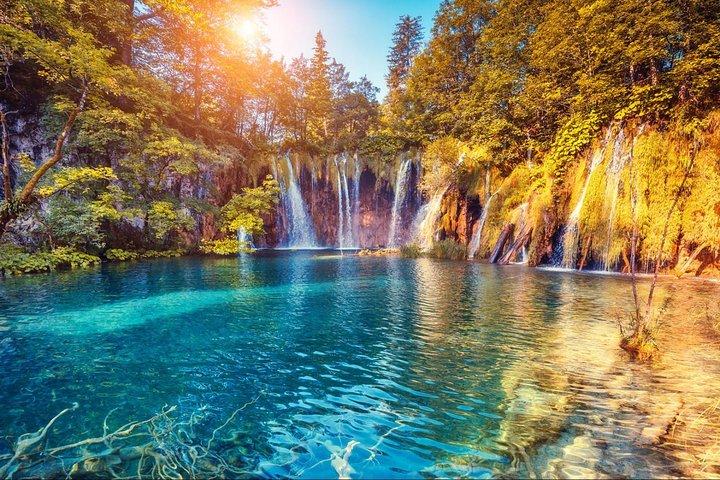 Transfer - tour van Zagreb (Luchthaven) naar Split via Plitvice Meren