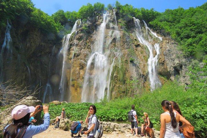 Transfer - tour van Zagreb (Luchthaven) naar Split via Plitvice Meren