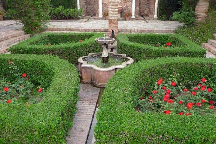 Saltar a linha: Privados Alcazaba & Gibralfaro com Nasrid Palácios