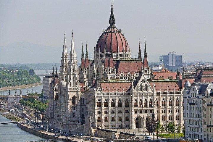 Tour privato a piedi reale nel patrimonio culturale di Budapest