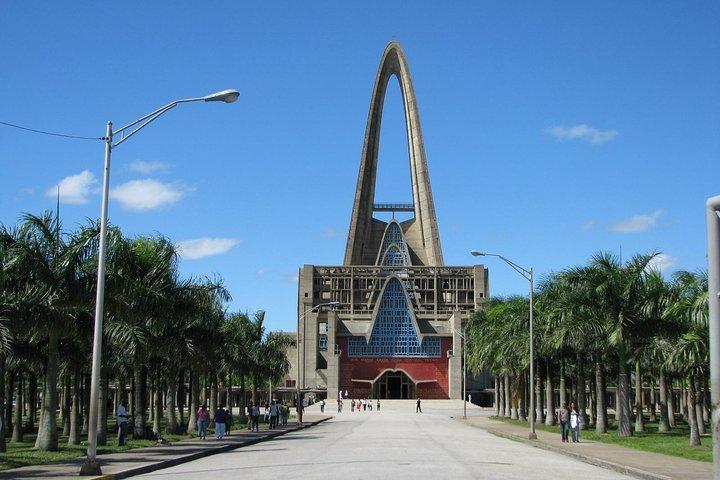 Higuey City Tour-プンタカナからの文化体験