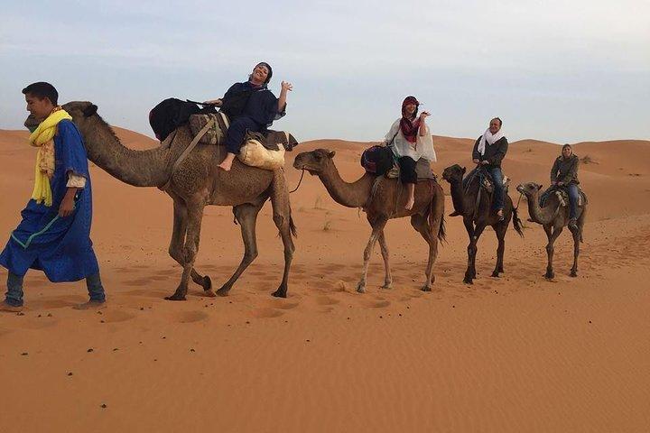 Merzouga Sahara e acampamento de luxo Erg Chebbi