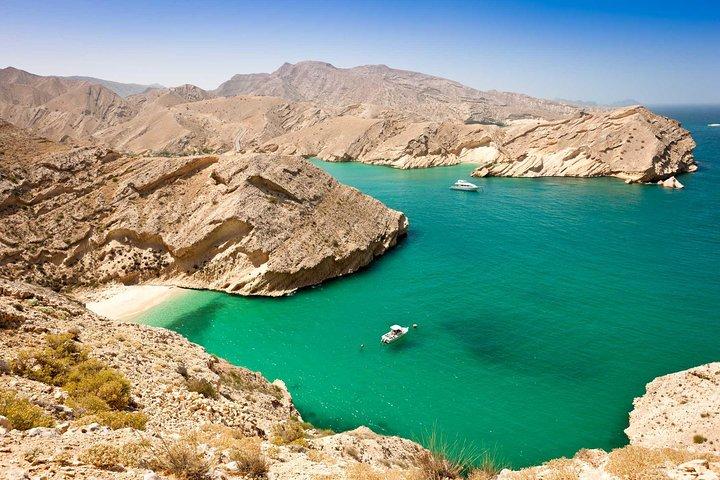 Dhow de Omã: Coastal and Sunset Cruise