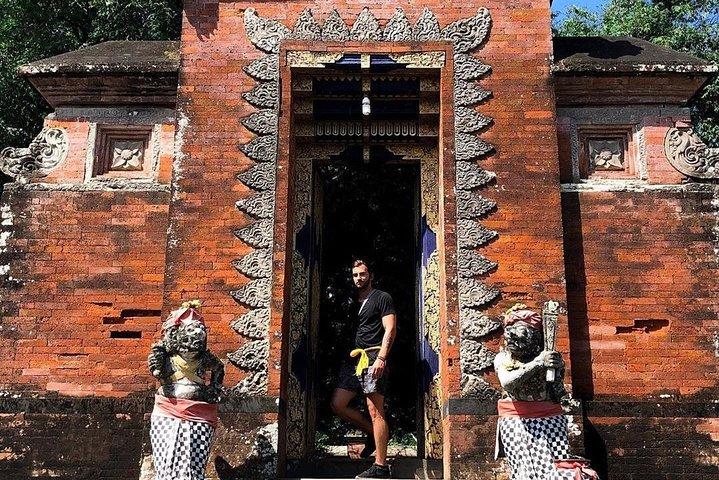 プライベートロンボクサイクリングツアー:霊sar寺、田んぼ、村、市場ツアー