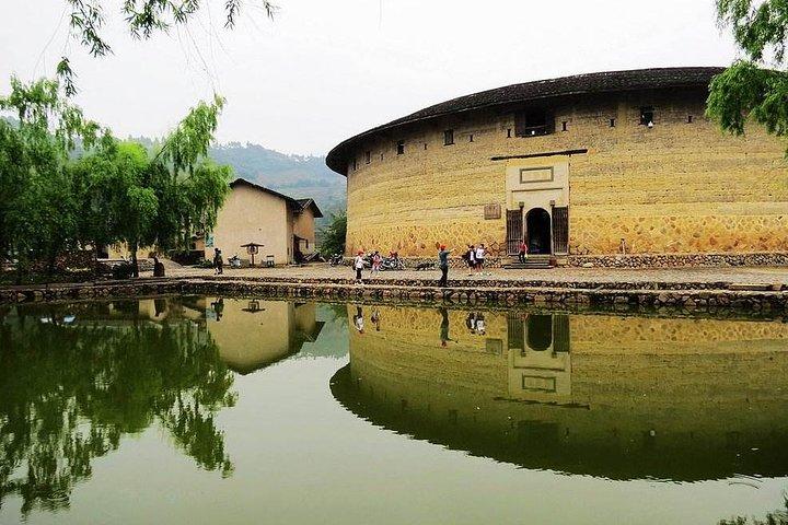 Excursión privada de un día a Xiamen al edificio de la Tierra de Hua’an