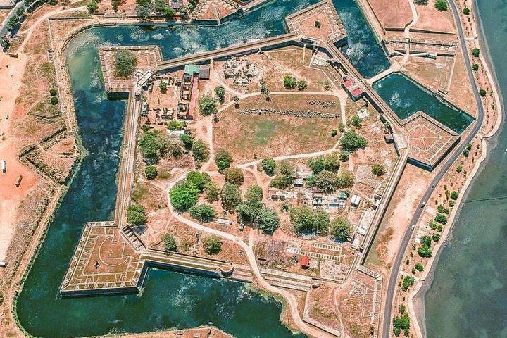 ホリデーウォーカーズスリランカを含む古代都市探検家12日間11泊