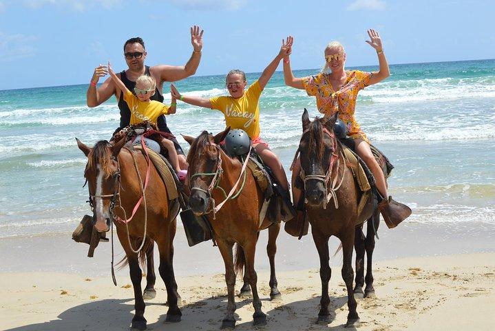 Ridetur eventyr på stranden