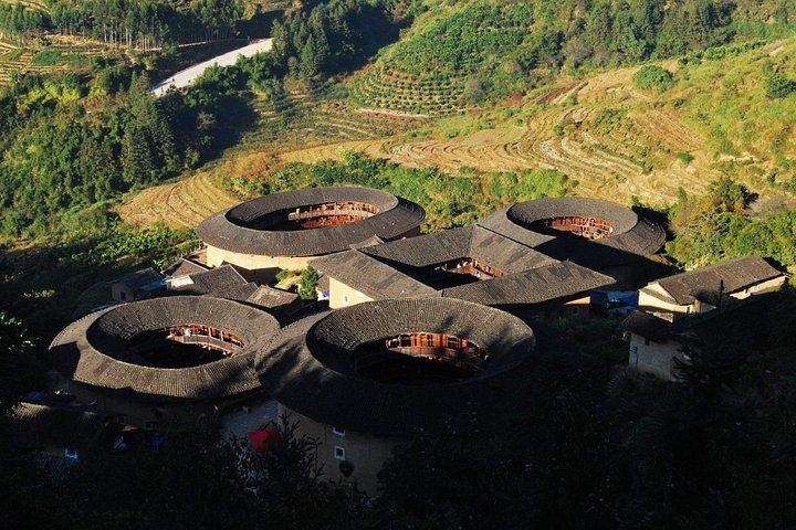 Excursion d'une journée privée à Xiamen dans le cluster Tianluokeng Tulou et Hekeng Tulou
