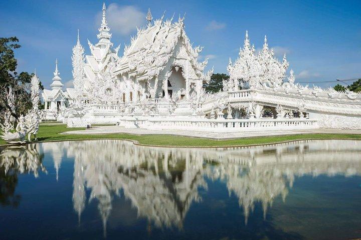 Descubra Chiang Rai: Templos Brancos e Azuis e Museu da Casa Negra