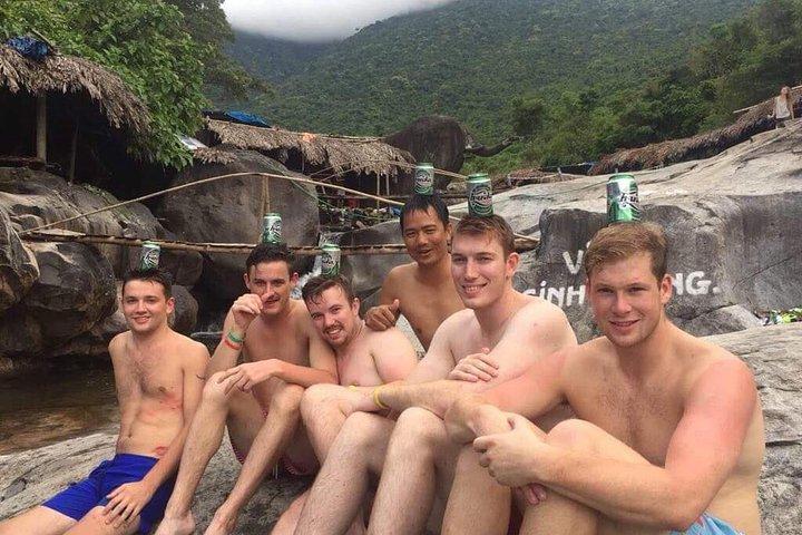 Moto Experience Hue to Hoi An Over Via Hai Van pass con Amazing Easy Rider
