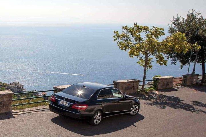 Amalfikystdagstur fra Sorrento med en engelsktalende privat chauffør