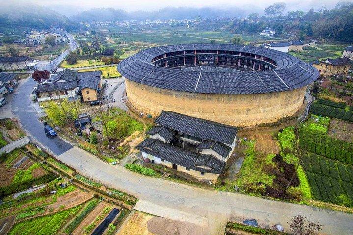 Private Transfer between Xiamen City and Hua’an Earth Building