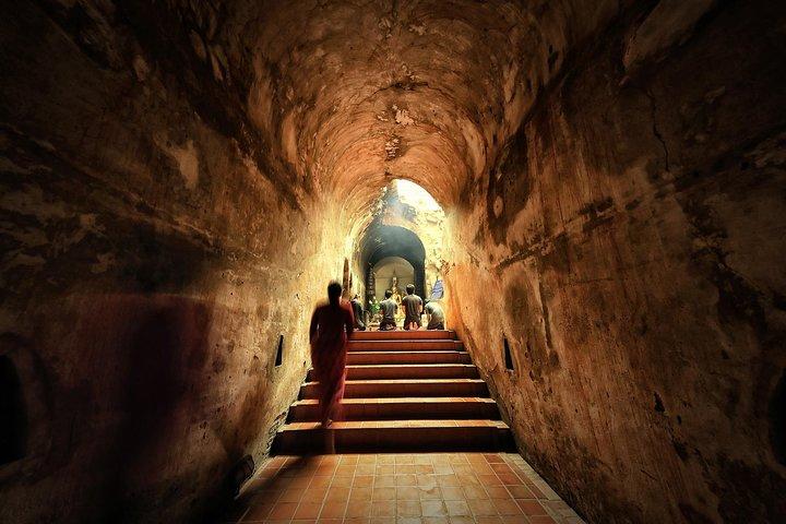 Privat tur: Opdag 8 Chiang Mai-templer og krydstogter langs floden Mae Ping