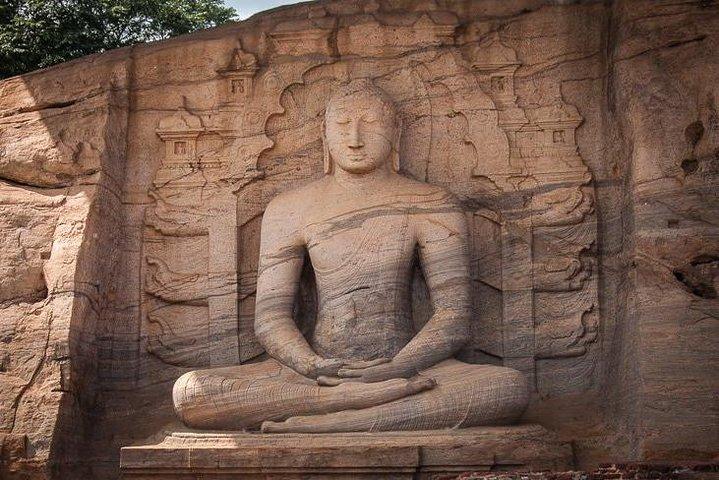 Ancient Kingdoms Tour (Polonnaruwa, Sigiriya, Kandy) met vakantiegangers Sri Lanka