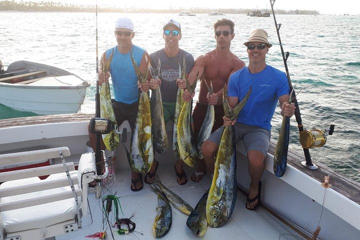 FISHING PRO CHARTERS - Bådudflugt - Sobre Las Olas