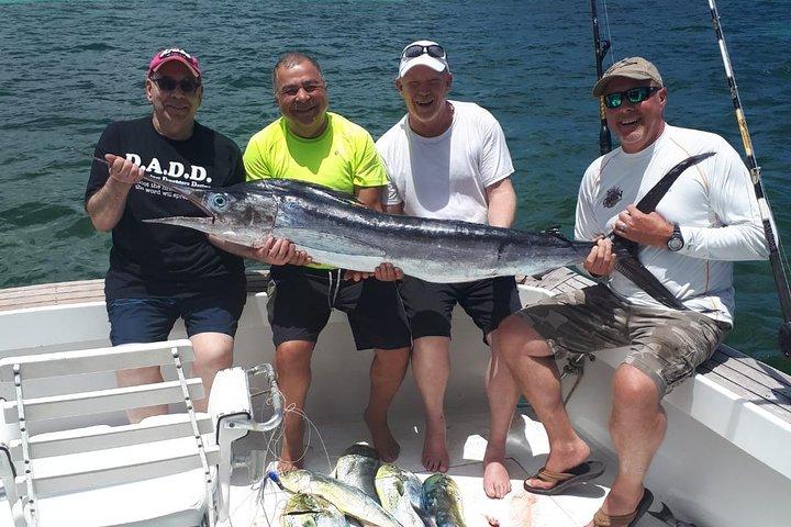 FISHING PRO CHARTERS - Bådudflugt - Sobre Las Olas