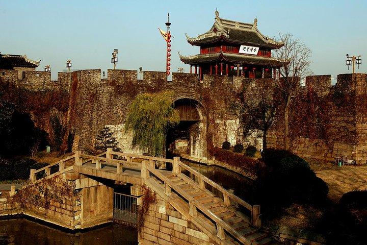 Suzhou privat vandretur med Panmen Gate, City Moat og Yiyuan Garden