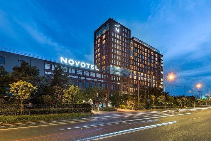 Shanghai Disneyland und Novotel Shanghai Clover Package