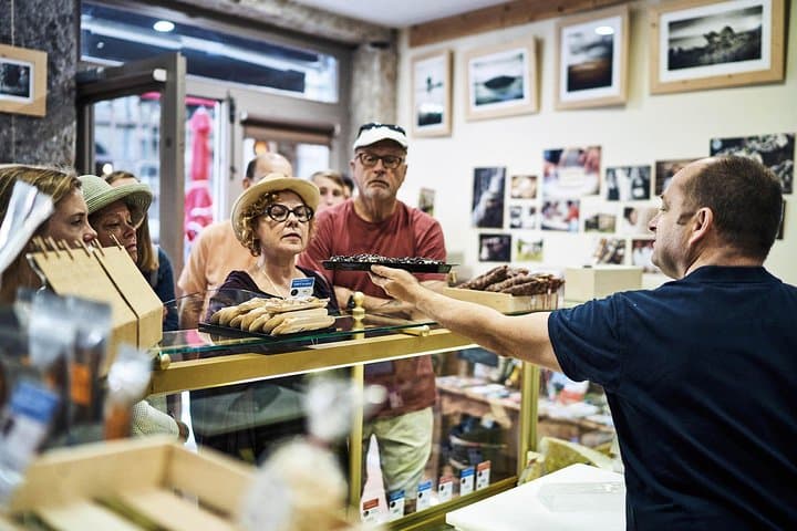 Lyon Old Town Food Tour with Local Specialties Tasting & Lunch