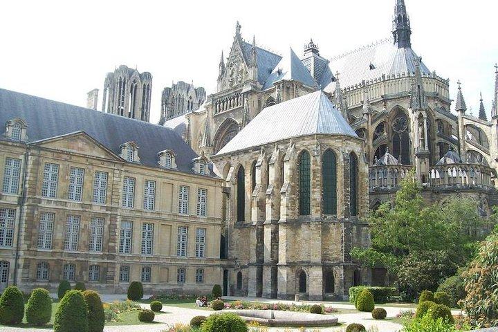 Tour privato dello champagne e Reims da Parigi con prelievo dall'hotel