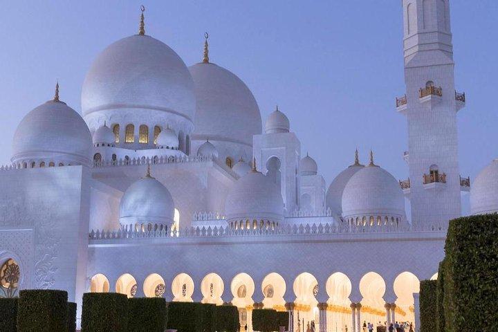 Full Day Abu Dhabi City & Ferrari World Tour