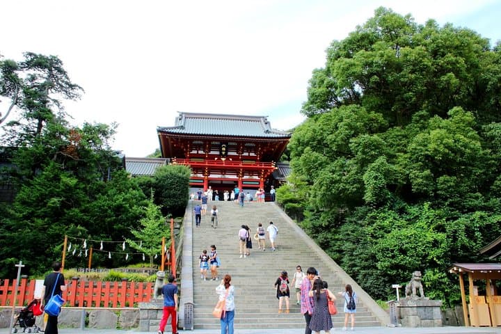 Kamakura Walking Tour with Local Guide Including Hokokuji Temple