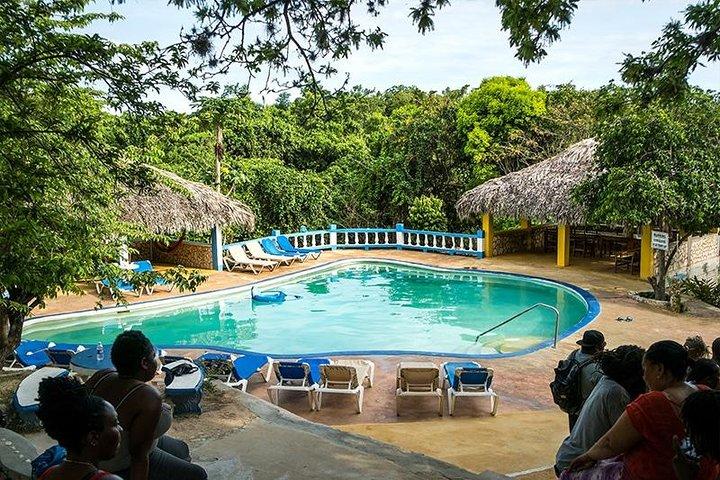 Blue Hole Mineral Spring y Rick's Cafe