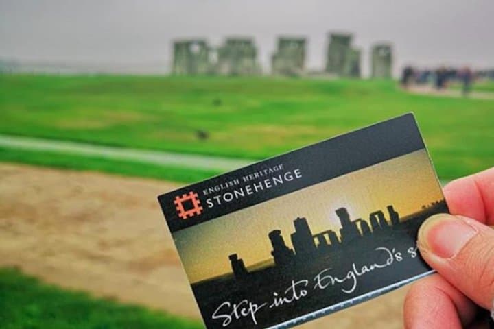 Heathrow Airport Arrival To Southampton Via Stonehenge