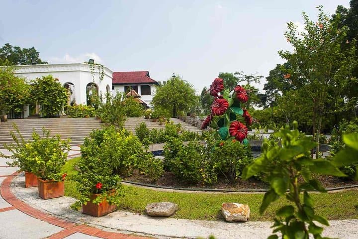 Kuala Lumpur Bird Park & Butterfly Farm Tour