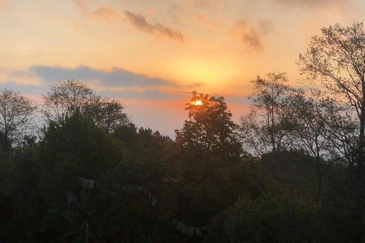 Privater Blick auf den Sonnenaufgang in Nagarkot und Ganztageswanderung von Kathmandu aus